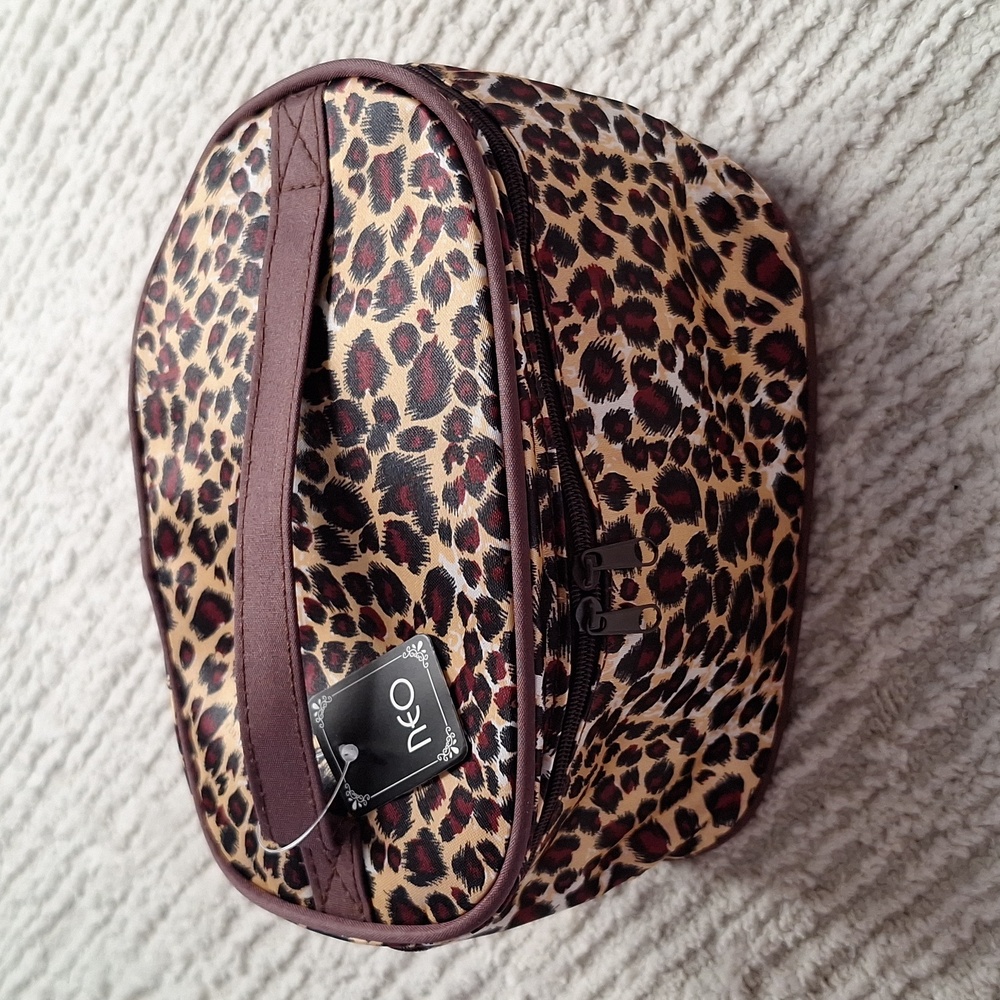 🆕️ Makeup case